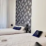 Hotel Room In Praha 2 Square